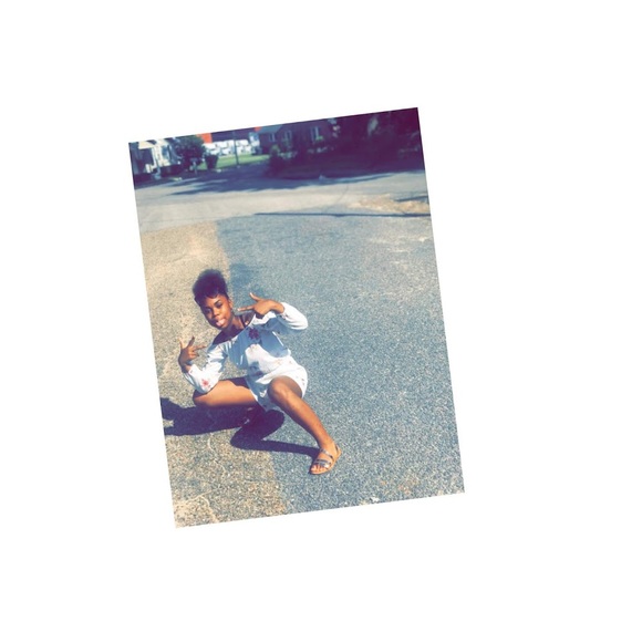 Profile Picture of Takia Stoudemire (@takiastoudemire) on Poshmark