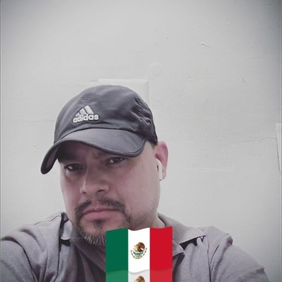 Profile Picture of Leobardo Uraga (@uragaramiro1) on Poshmark