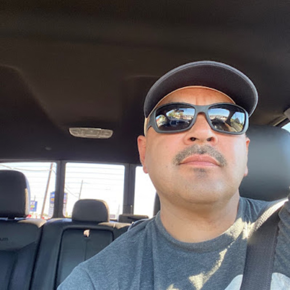 Profile Picture of Víctor Ocaranza (@voctor1975) on Poshmark