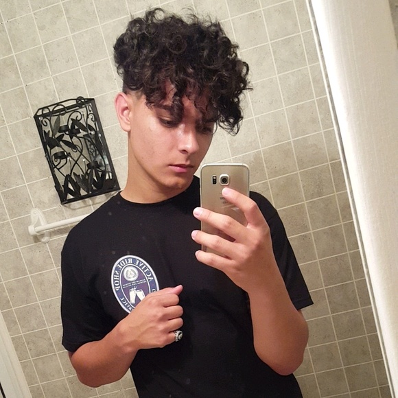 Profile Picture of Ivan Felix (@yfytyc6navi6) on Poshmark