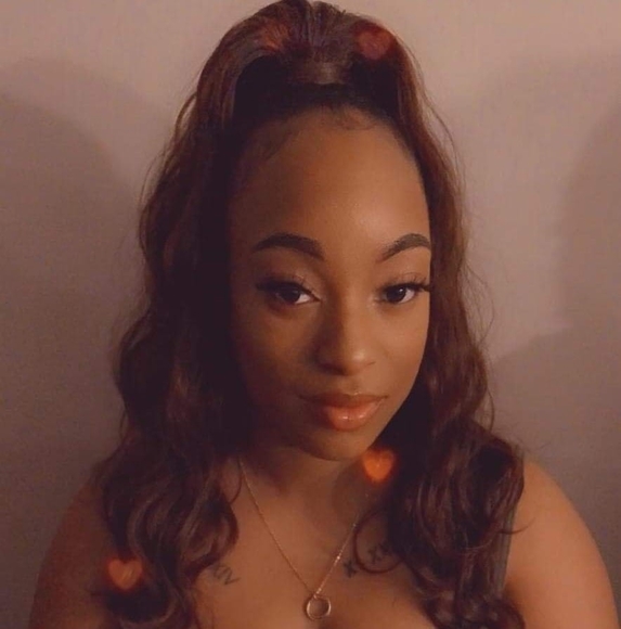 Profile Picture of Deanna Bradsher (@deanna20133) on Poshmark