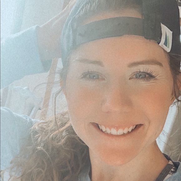 Profile Picture of Elora Peters (@elora_peters) on Poshmark