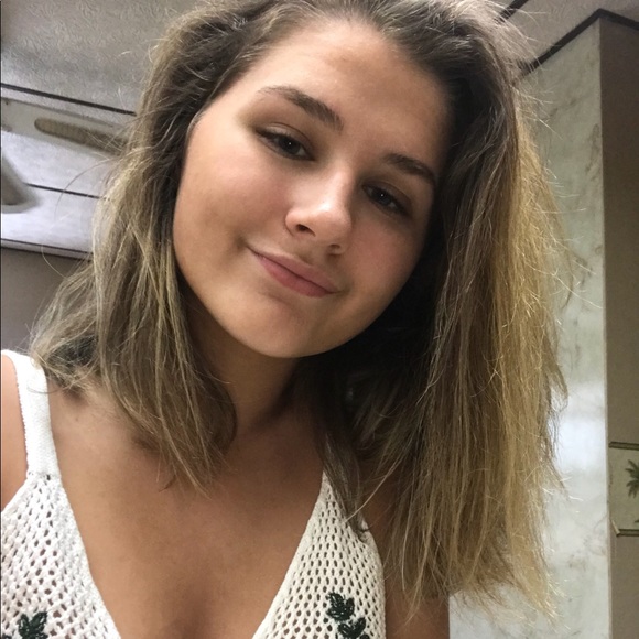 Profile Picture of Isabella Chapman (@isabella517) on Poshmark