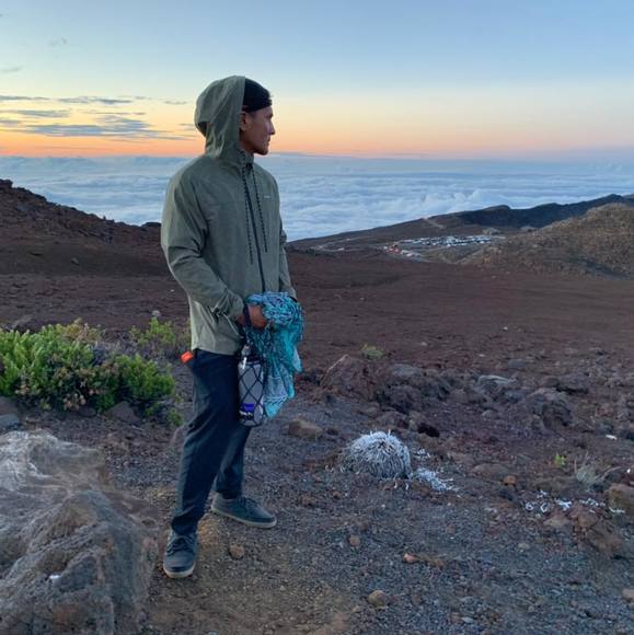 Profile Picture of Mark Loyola (@mcmloyola) on Poshmark