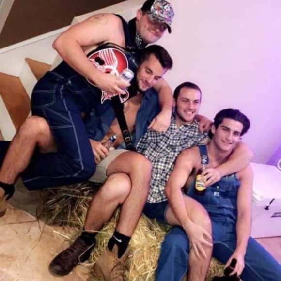Profile Picture of Craig Appel (@craig_appel) on Poshmark