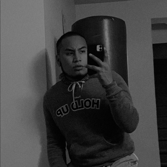 Profile Picture of Jonathan Otero (@joterooo) on Poshmark