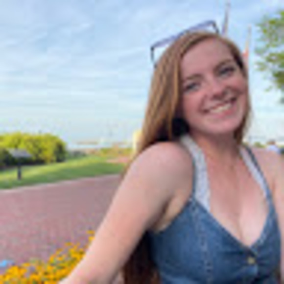 Profile Picture of Tess Mccormick (@tesshm13) on Poshmark