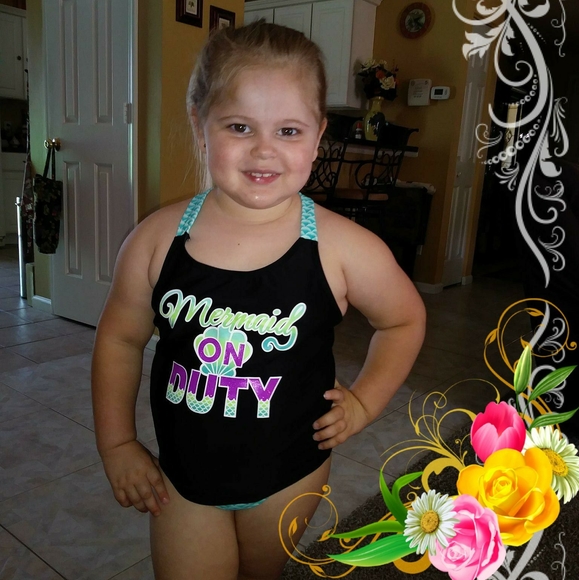 Profile Picture of Genelle Trefelner (@genelletree) on Poshmark