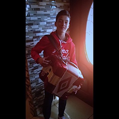 Profile Picture of Alex (@AlexlafargaA) on Twitter