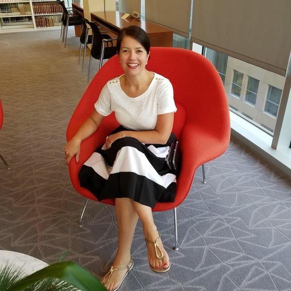 Profile Picture of Amber Sharples (@ambersharples) on Poshmark
