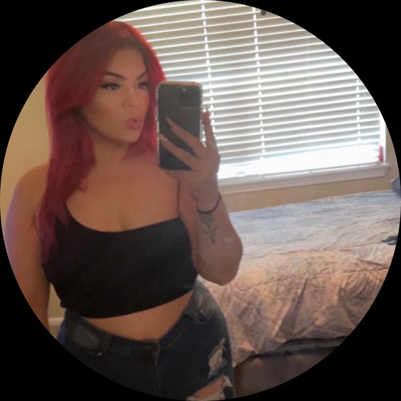 Profile Picture of Mari Jimenez (@makeupjunkie56) on Poshmark