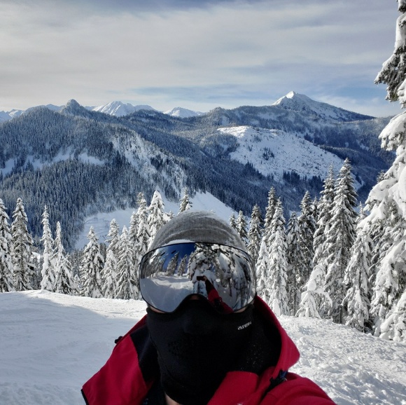 Profile Picture of Christopher Barlow (@christopherb875) on Poshmark