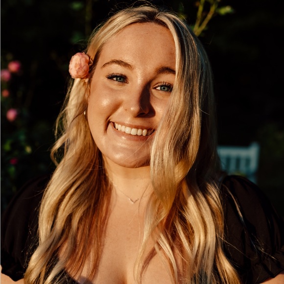 Profile Picture of Abby Coyan (@abbycoyan) on Poshmark