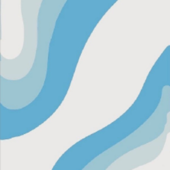 Profile Picture of Lucy Ciancitto (@lucywade02) on Poshmark