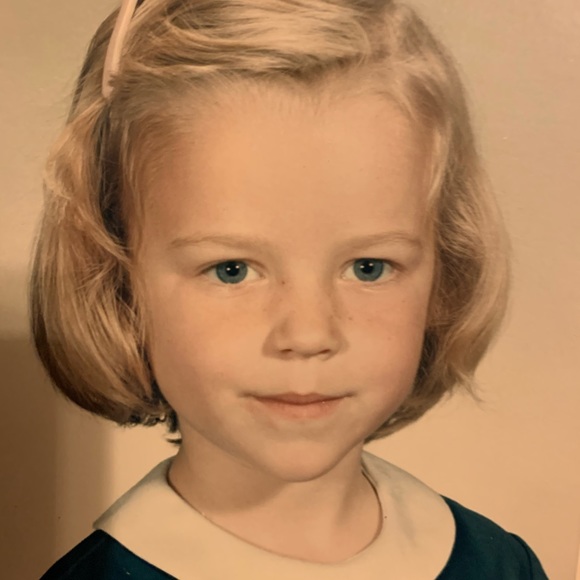 Profile Picture of Tammy Halbert (@classicstyle333) on Poshmark