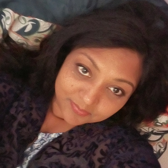 Reshma Ali - Poshmark Profile Picture of Reshma Ali (@pashmama) on Poshmark