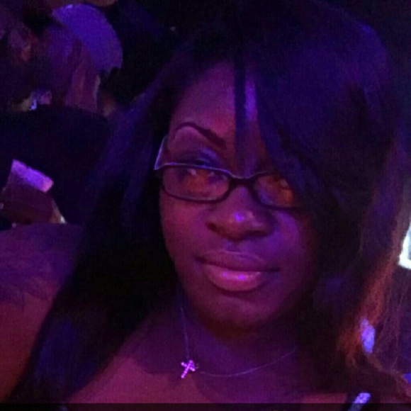 Profile Picture of Queen Harvin (@queenwa) on Poshmark