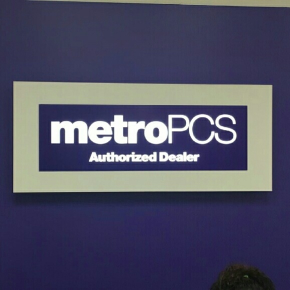 Profile Picture of Miguel Noesi (@ejnoesi01) on Poshmark