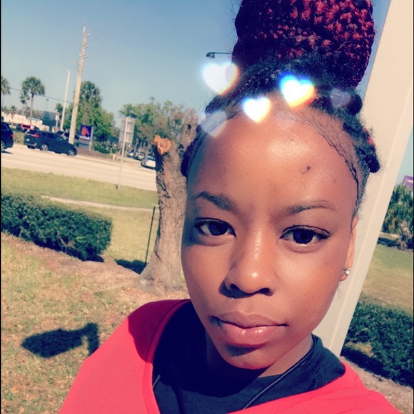 Profile Picture of Rodenisha Moore (@rodenisha7) on Poshmark