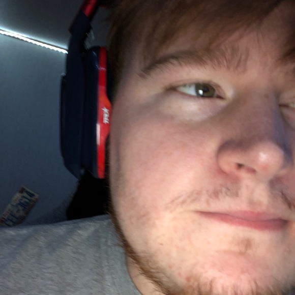 Profile Picture of Chase Hamilton (@dorkface01) on Poshmark