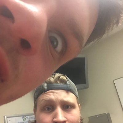 Profile Picture of Jacob Roy (@thatpoppunkguy) on Twitter