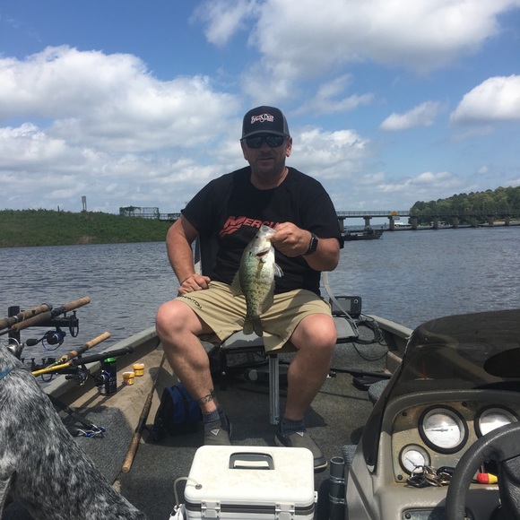 Profile Picture of Jonathan Pettis (@jonpettis) on Poshmark