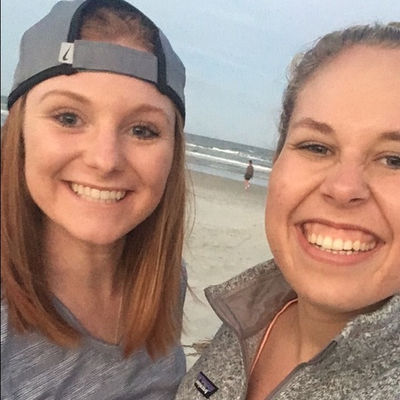 Profile Picture of Bailey Backus (@bbellen96) on Poshmark