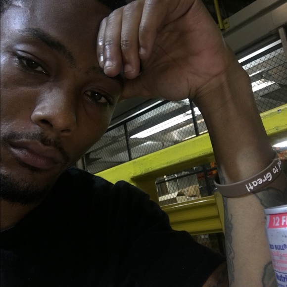 Profile Picture of Brandon Tann (@byann87) on Poshmark