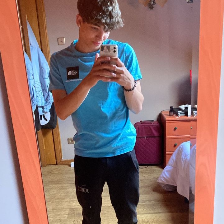 Profile Picture of Aleexx (@_alexencinaas_) on Tiktok