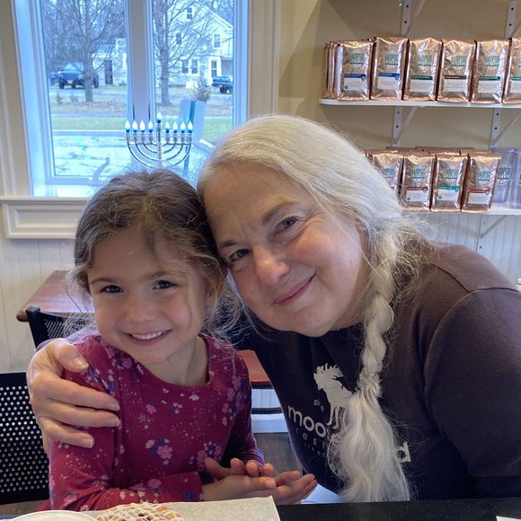 Profile Picture of Bonnie Zulli (@b_zulli) on Poshmark