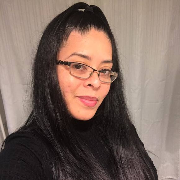 Profile Picture of Ariela Rojas (@arielaarzola) on Poshmark