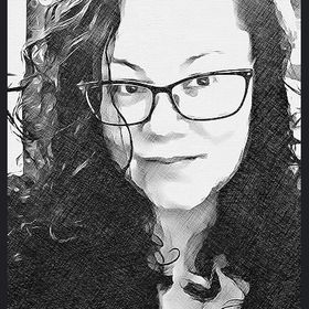 Profile Picture of Maria Kim (@mariathesoaper) on Pinterest