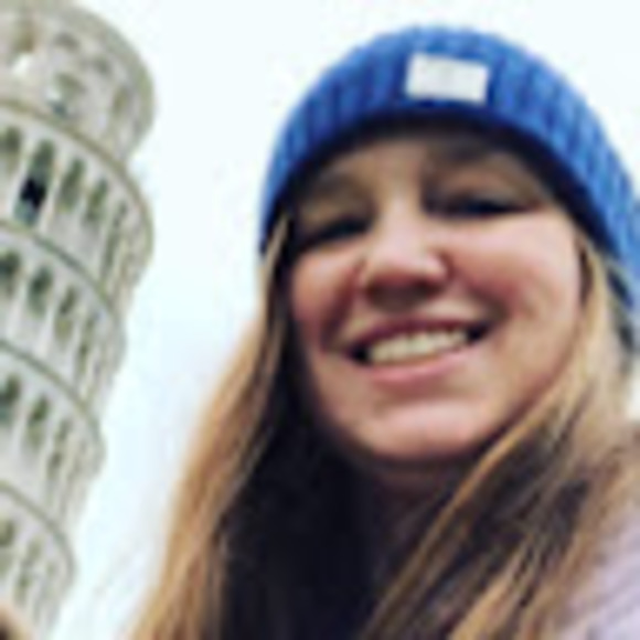 Profile Picture of Christina Micioni (@cmicioni) on Poshmark