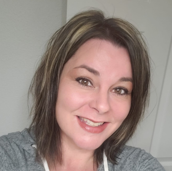 Profile Picture of Wendi Wallschlaeger (@tywen6) on Poshmark