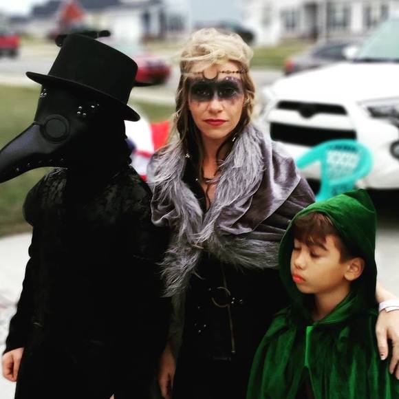 Profile Picture of Brittani Winningham (@brittaniwinning) on Poshmark