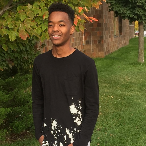 Profile Picture of Kamal Ashkir (@kamalashkir) on Poshmark