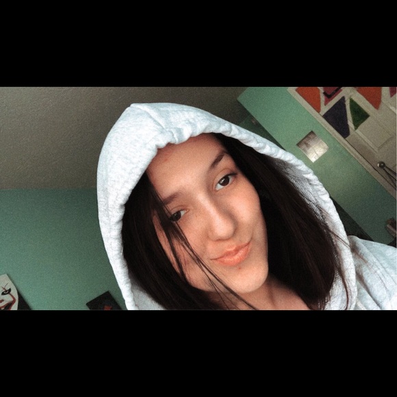 Ava Galatro - Poshmark Profile Picture of Ava Galatro (@avag866) on Poshmark