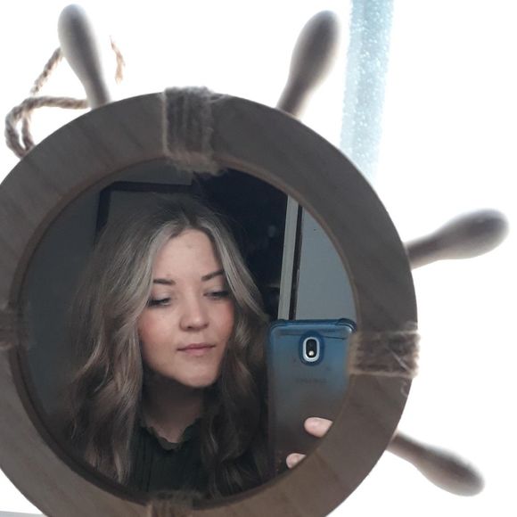 Profile Picture of Melani Heidner (@melaniheidner) on Poshmark