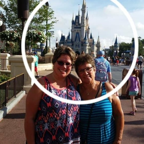 Profile Picture of Shirley Farrell (@safarrell74) on Poshmark