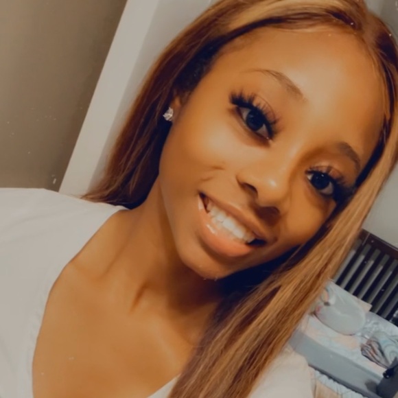 Profile Picture of Haley Massey (@marod_11) on Poshmark