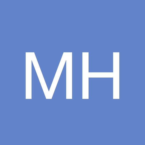 Profile Picture of Marilyn Hahn (@frankiebe11) on Poshmark