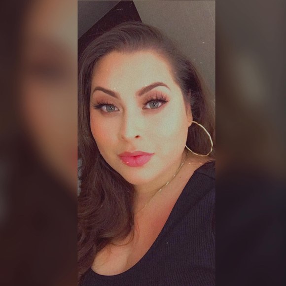 Profile Picture of Rebeca Gonzalez (@beecky_bbydoll) on Poshmark