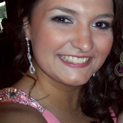 Profile Picture of Emily Hollifield (@EMarie_33) on Twitter