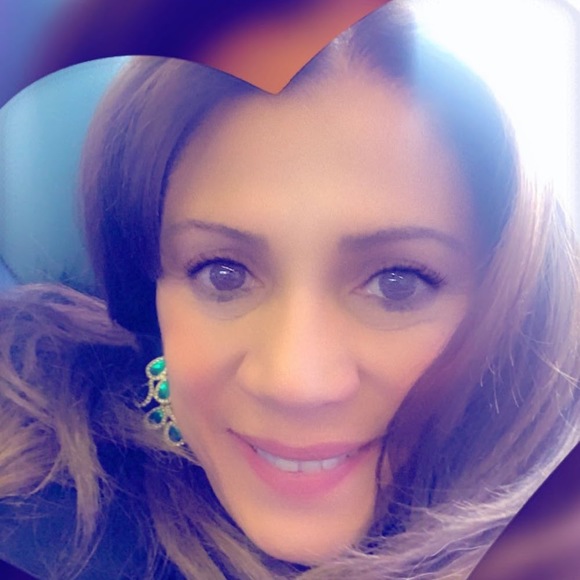 Profile Picture of Jaqueline Lachnicht (@jackielachnicht) on Poshmark