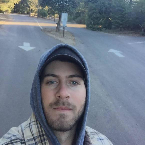 Profile Picture of Scott Makie (@sdm1989) on Poshmark