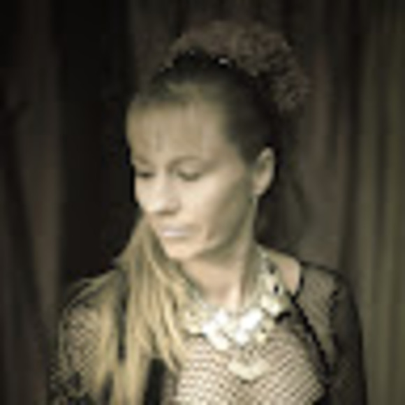 Profile Picture of Katherine Staufenbiel (@kstaufenbiel) on Poshmark