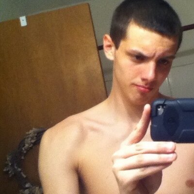 Profile Picture of Brian Boaz (@DirkAndIggY) on Twitter