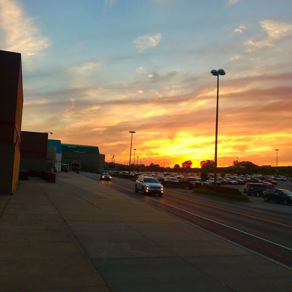 Profile Picture of Rongzheng Cheng (@crz1616) on Poshmark