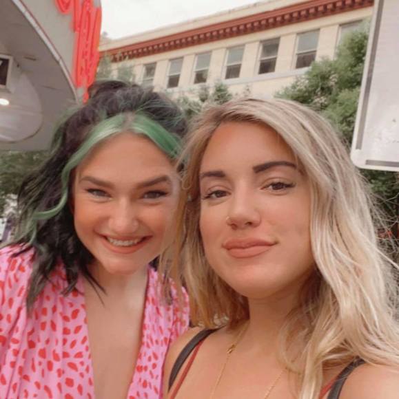 Profile Picture of Emily Bridgman (@emilygrace04510) on Poshmark