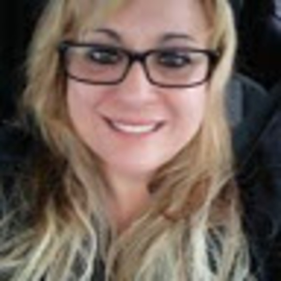Profile Picture of Rochelle j Wright (@tlcchild) on Poshmark